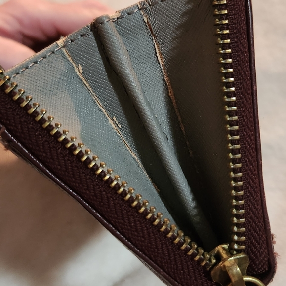 Michael Kors & Fossil Wallets - Picture 6 of 6